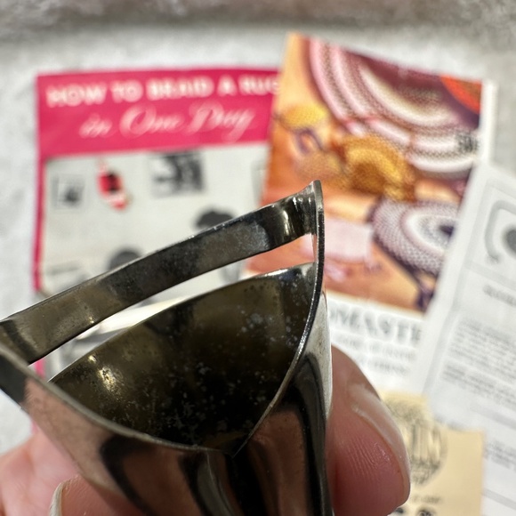 Vintage Rug Braiding Braid-Aid Instructions, braidkins, and Vari-Folders - Picture 3 of 10